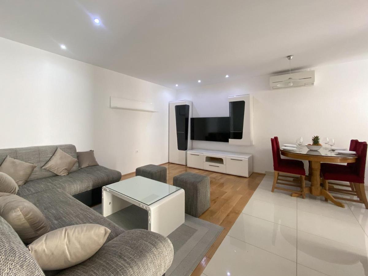 Apartments Paladin Makarska Exterior photo