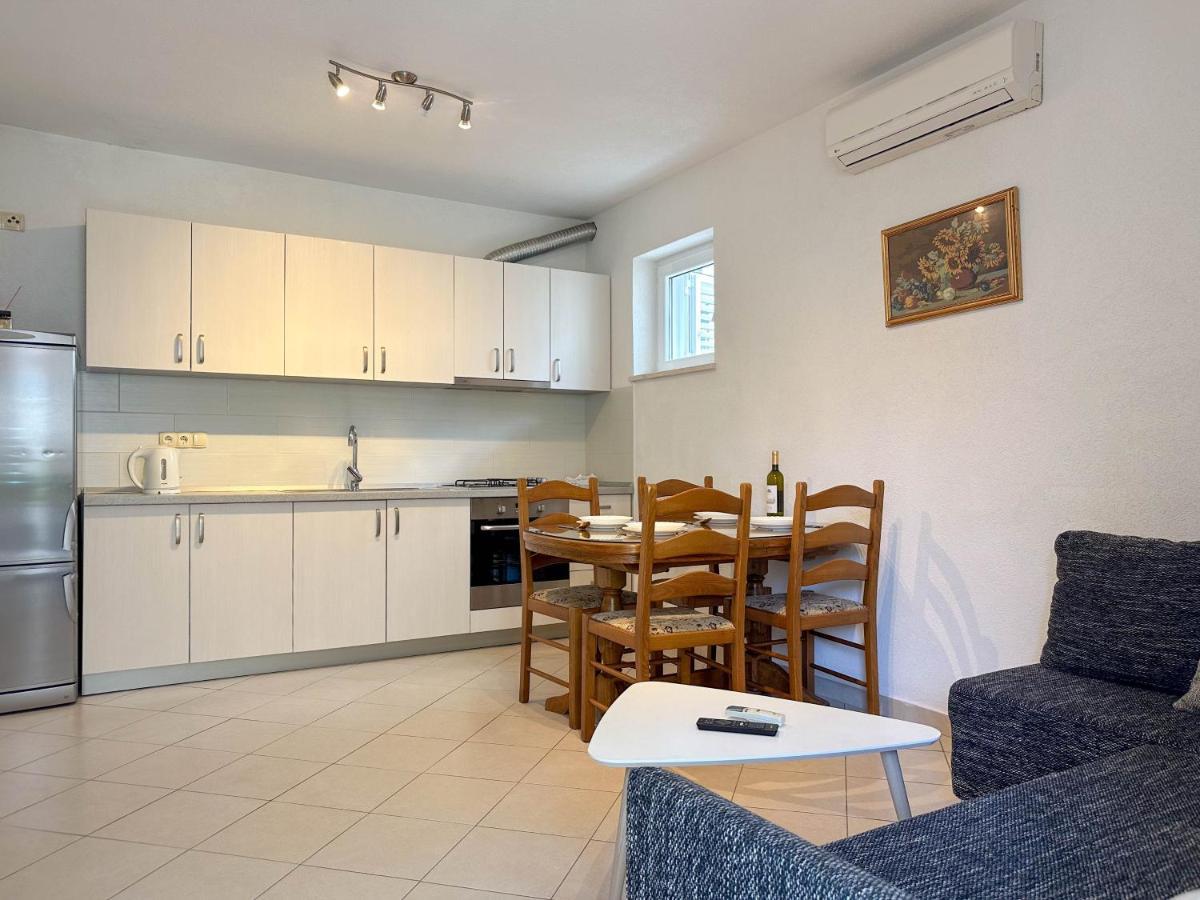Apartments Paladin Makarska Exterior photo