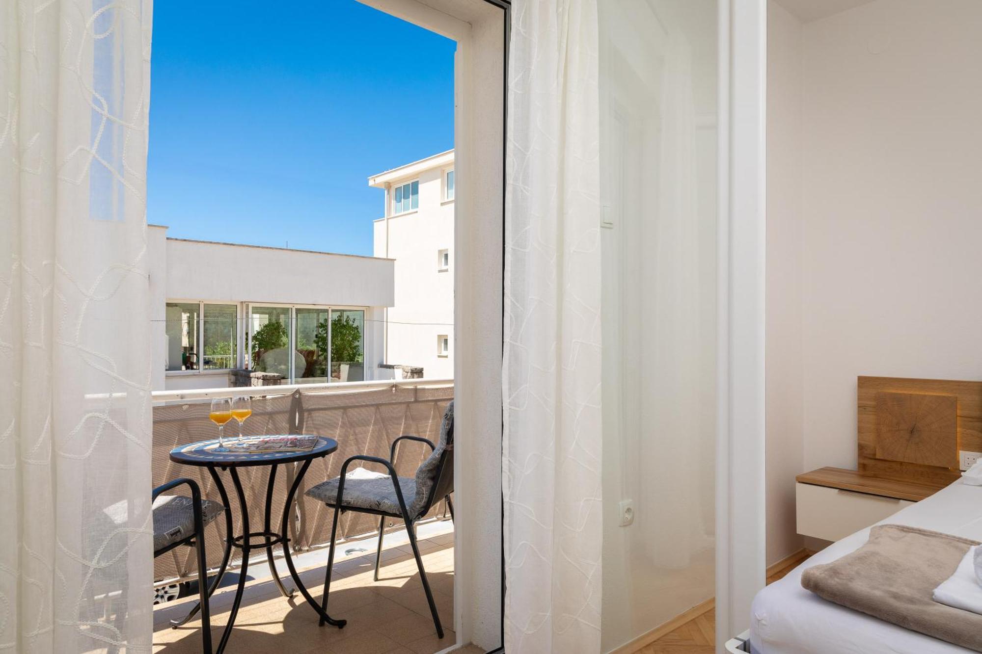 Apartments Paladin Makarska Exterior photo
